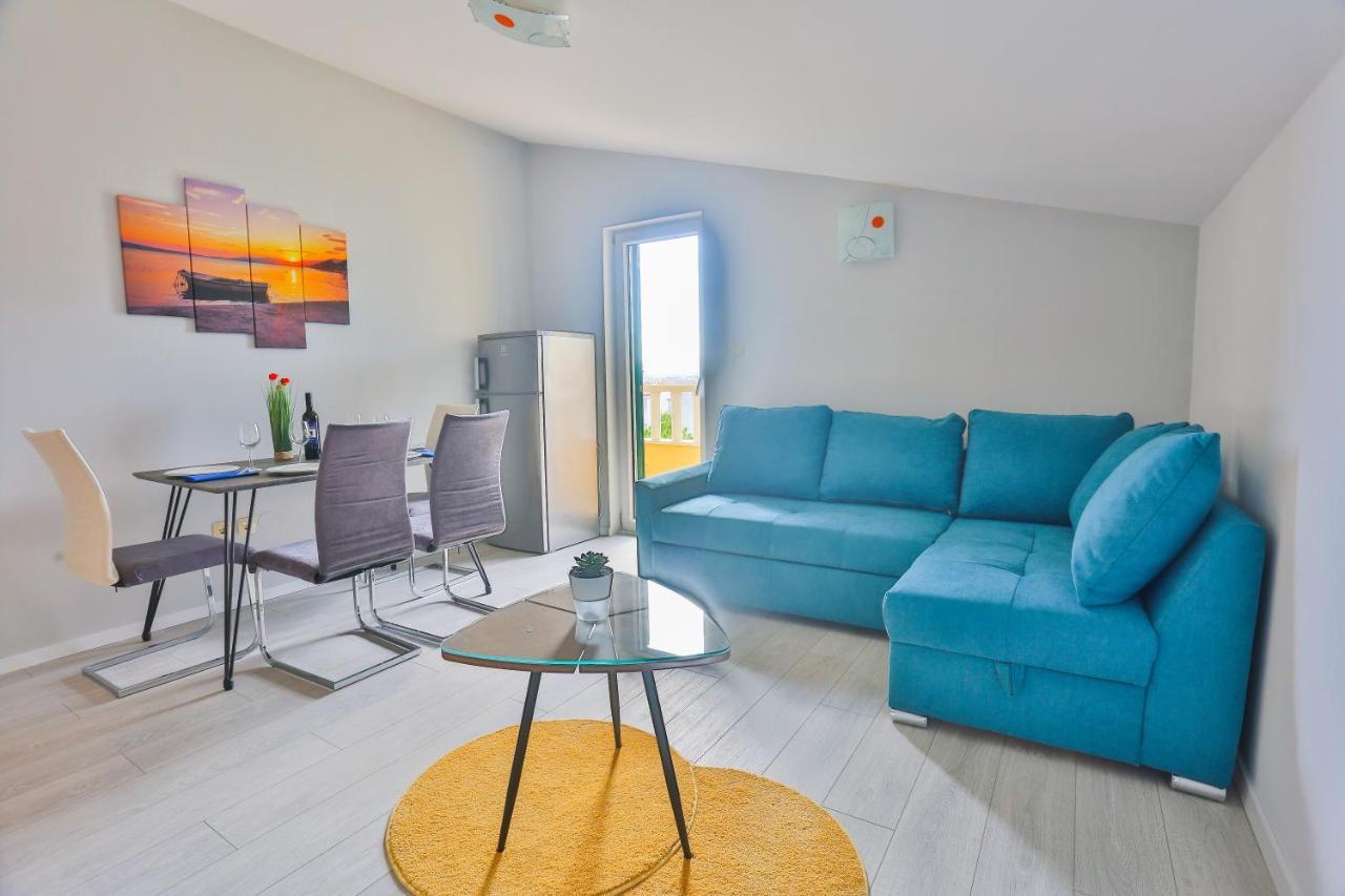 Apartments Maris Каштела Екстер'єр фото