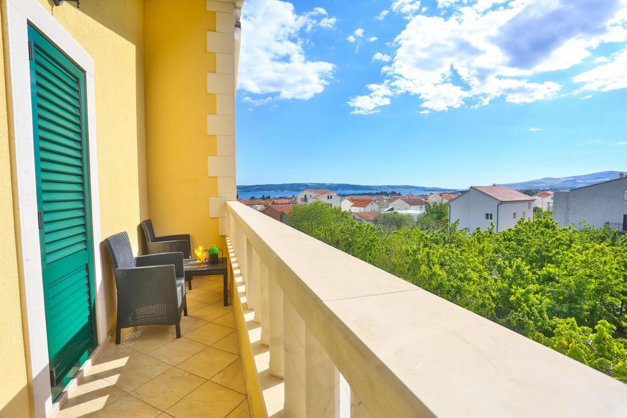 Apartments Maris Каштела Екстер'єр фото
