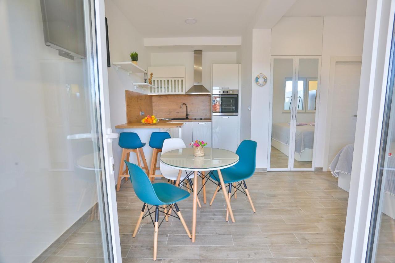 Apartments Maris Каштела Екстер'єр фото