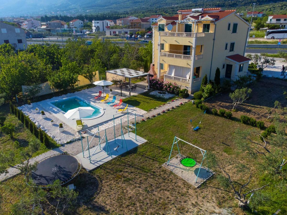 Apartments Maris Каштела Екстер'єр фото