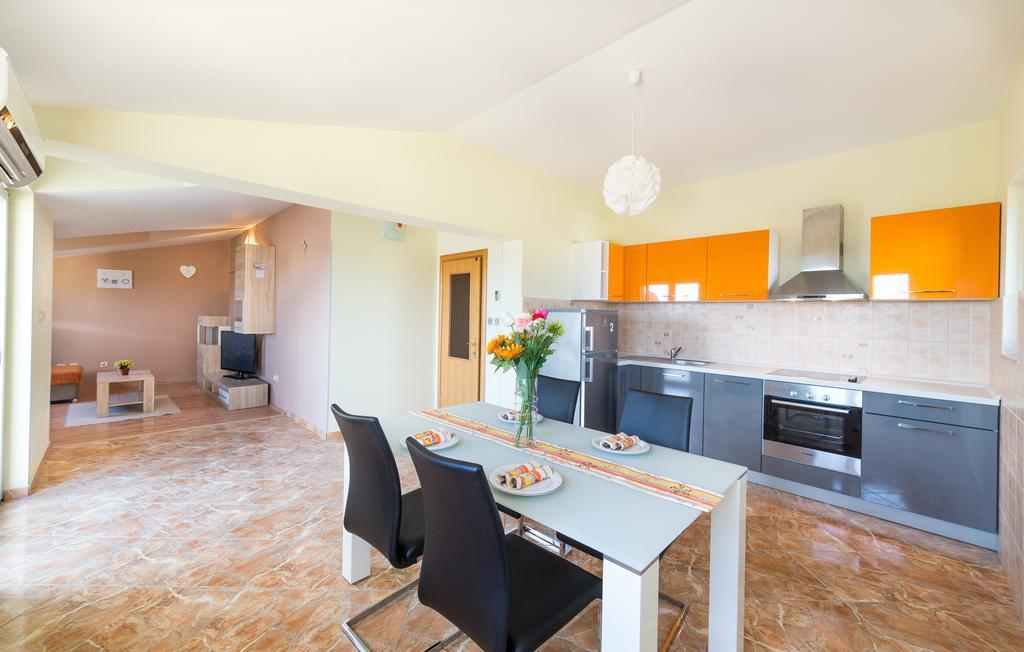Apartments Maris Каштела Екстер'єр фото