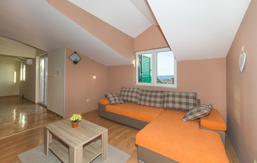 Apartments Maris Каштела Екстер'єр фото